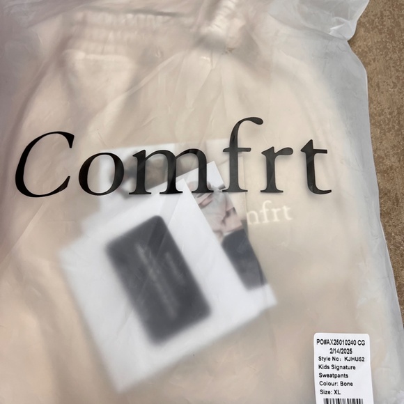 COMFRT  KIDS SIGNATURE SWEATPANTS BONE SIZE XL - Picture 4 of 10